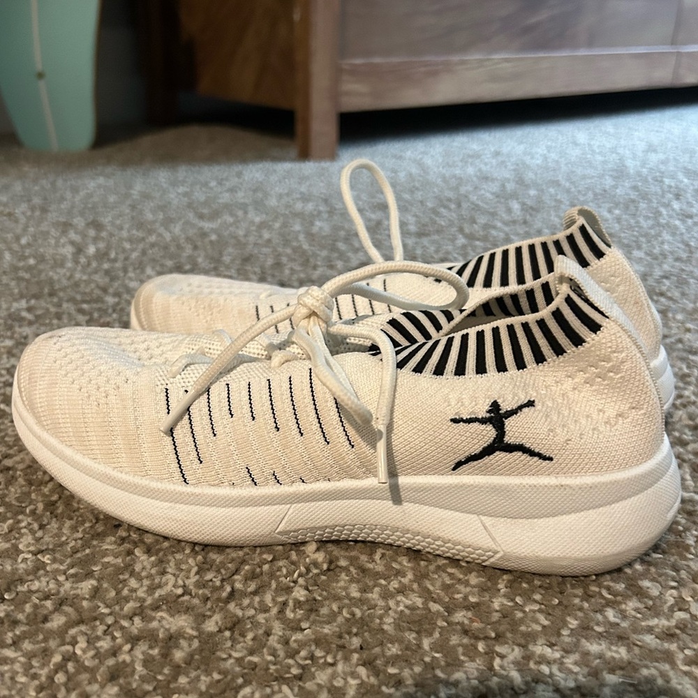 White flyknit sneakers